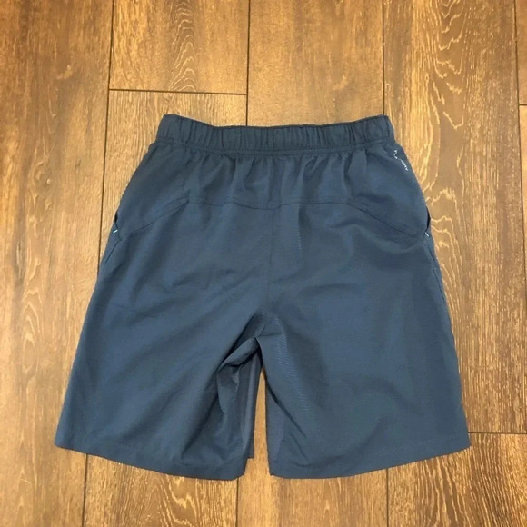 Men’s North Face swimming shorts - Picture 2 of 3